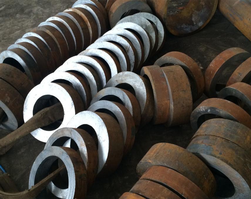 20#厚壁鋼管切割.jpg 20#厚壁鋼管切割.jpg